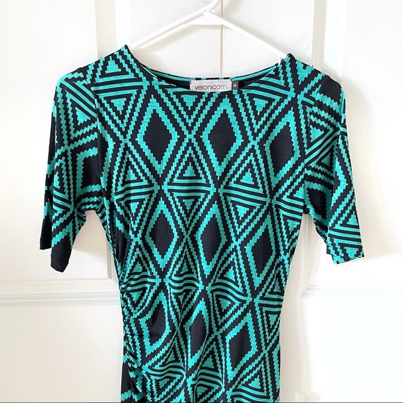 Veronica M Geometric Diamond Print Green and Black Ruched Dress - Picture 7 of 8